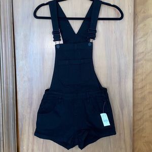 NWT  Black Overall Shorts-size 25
